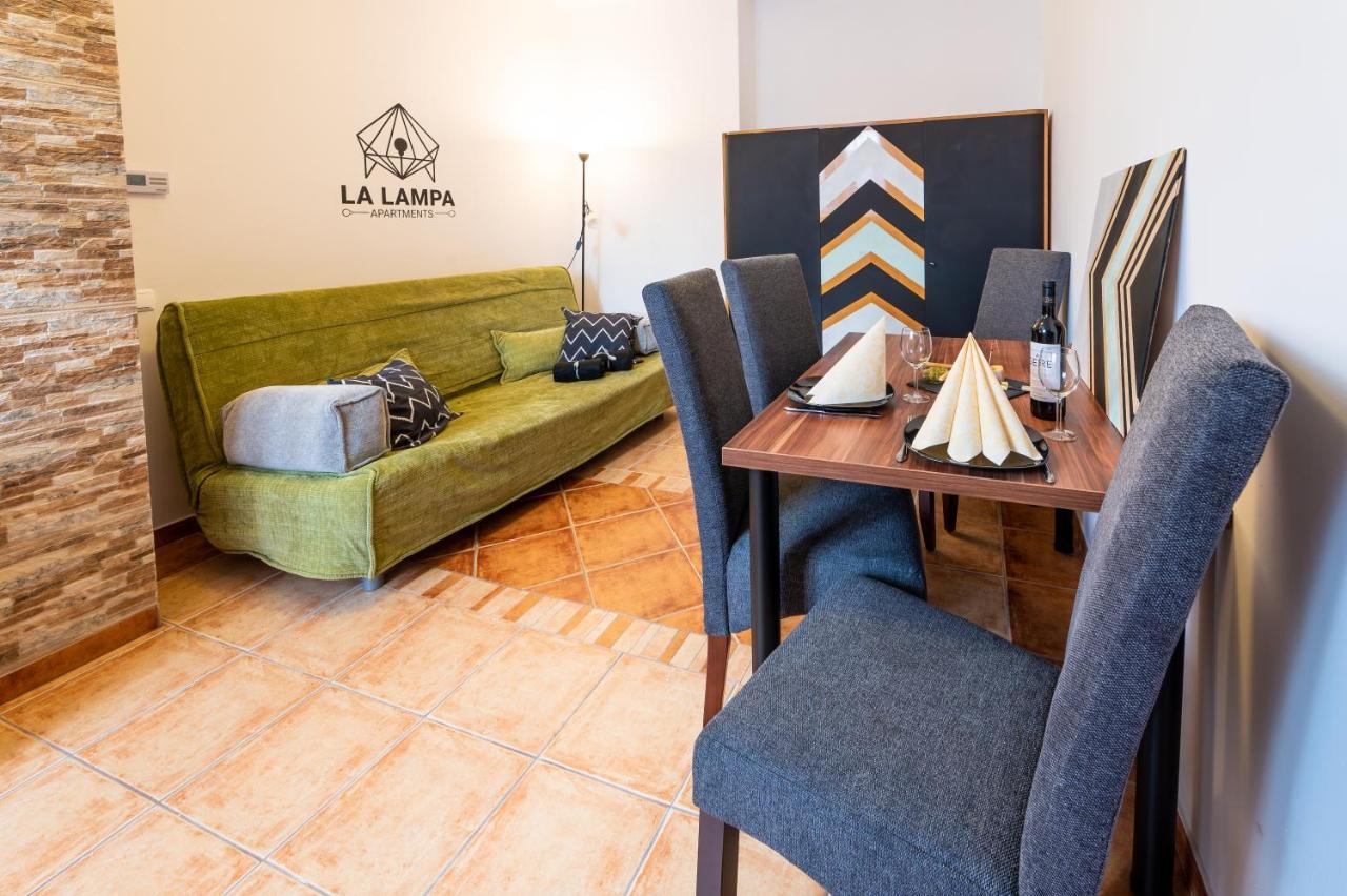 La Lampa Apartments Debrecen Esterno foto