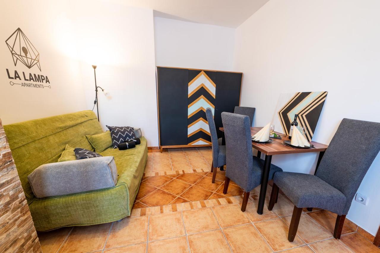 La Lampa Apartments Debrecen Esterno foto